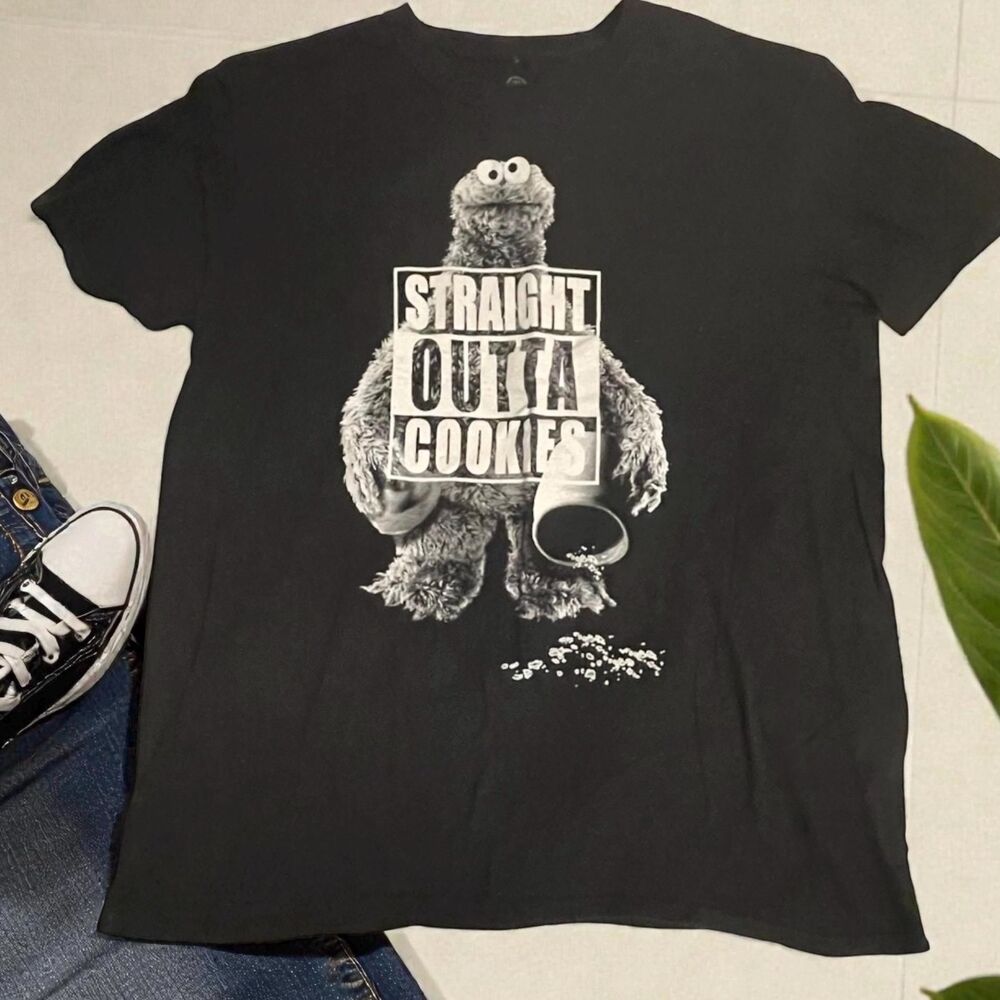 Vintage “Straight Outta Cookies” Cookie Monster Graphic Tee Size Large | Funny C